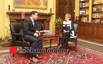 سه شنبه 15 مارچ 2016 ـ دفتر نخست وزیر انتاریو ـ کاتلین وین به سئوالات دیوید موسوی از سلام تورنتو پاسخ می دهد ـ عکس از سلام تورنتو