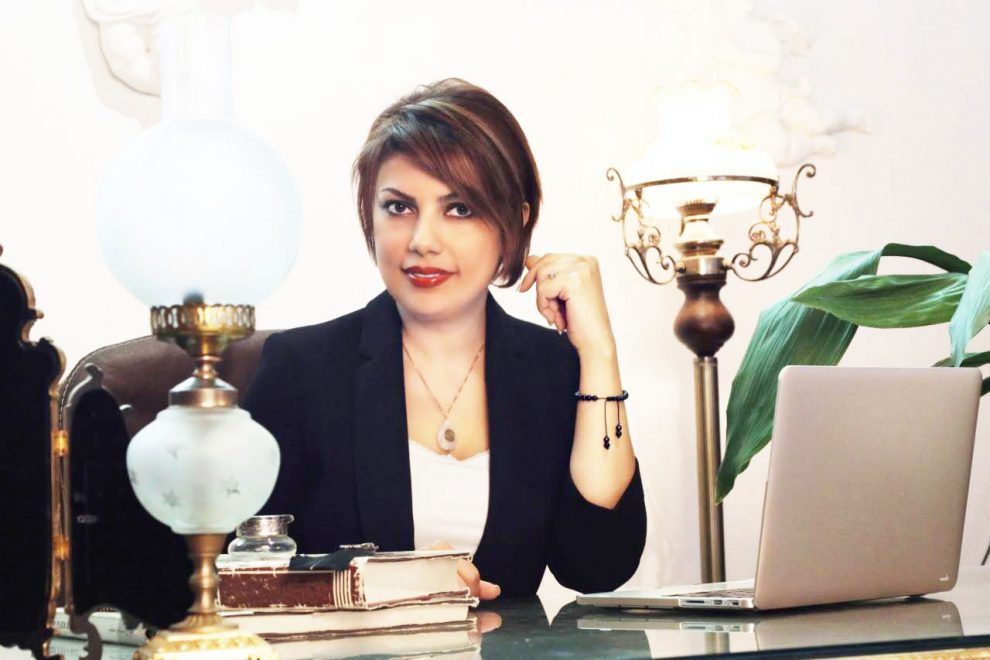 خاطره ذبیحی متخصص در حوزه روان تحلیلی عمقی عضو انجمن روان درمانگران انتاریو