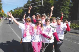 رویداد “دویدن برای کسب درمان” (CIBC Run For The Cure) در شهر تورنتو امسال با شرکت بیشتر از ۱۸.۰۰۰ نفر توانست بیش از ۴ میلیون دلار کمک مالی برای تحقیقات سرطان سینه و برنامه های آگاهی جمع آوری کند.