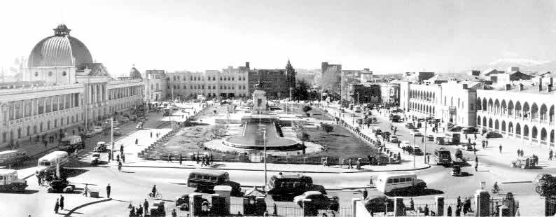 میدان بهارستان