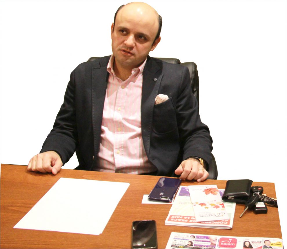 مازیار حیدری فوق لیسانس آهنگسازی را از دانشگاه هنر در تهران دریافت کرد. او می خواست در ایران رهبری ارکستر بخواند ولی آن زمان چنین کاری در ایران ممکن نبود. او می گوید: «حتی الان هم در ایران چنین فرصتی فراهم نیست.» او برای تحصیل در رهبری ارکستر، ارتباطات بیشتر جهانی و دسترسی به منابع قوی تر، و نیز به خاطر تشویق های همسرش ـ که او نیز هنرمند است ـ در سال 2010 به کانادا آمد. حدود یک سال بعد او در رشته رهبری ارکستر وارد دانشگاه تورنتو شد. در سال 2011 او به اتفاق چهار آهنگساز ایرانی ـ کانادایی ساکن تورنتو یعنی آفرین منصوری، سامان شاهی، کیان امامی و پویا حمیدی گروه آهنگسازان ایرانی ـ کانادایی تورنتو (آیکات) را تشکیل دادند. کنسرت «شب پیانوی ایرانی» در سال 2011 در تورنتو (بعدا به شکل تور در شهرهای واترلو، مونتریال و اتاوا اجرا شد)، کنسرت آرش کمانگیر در افتتاحیه جشنواره تیرگان 2013، و همکاری با باله ملی کانادا از نقاط عطف فعالیتهای هنری گروه آیکات است.