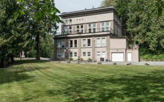 Rear of the property (RE/MAX All Points Realty)